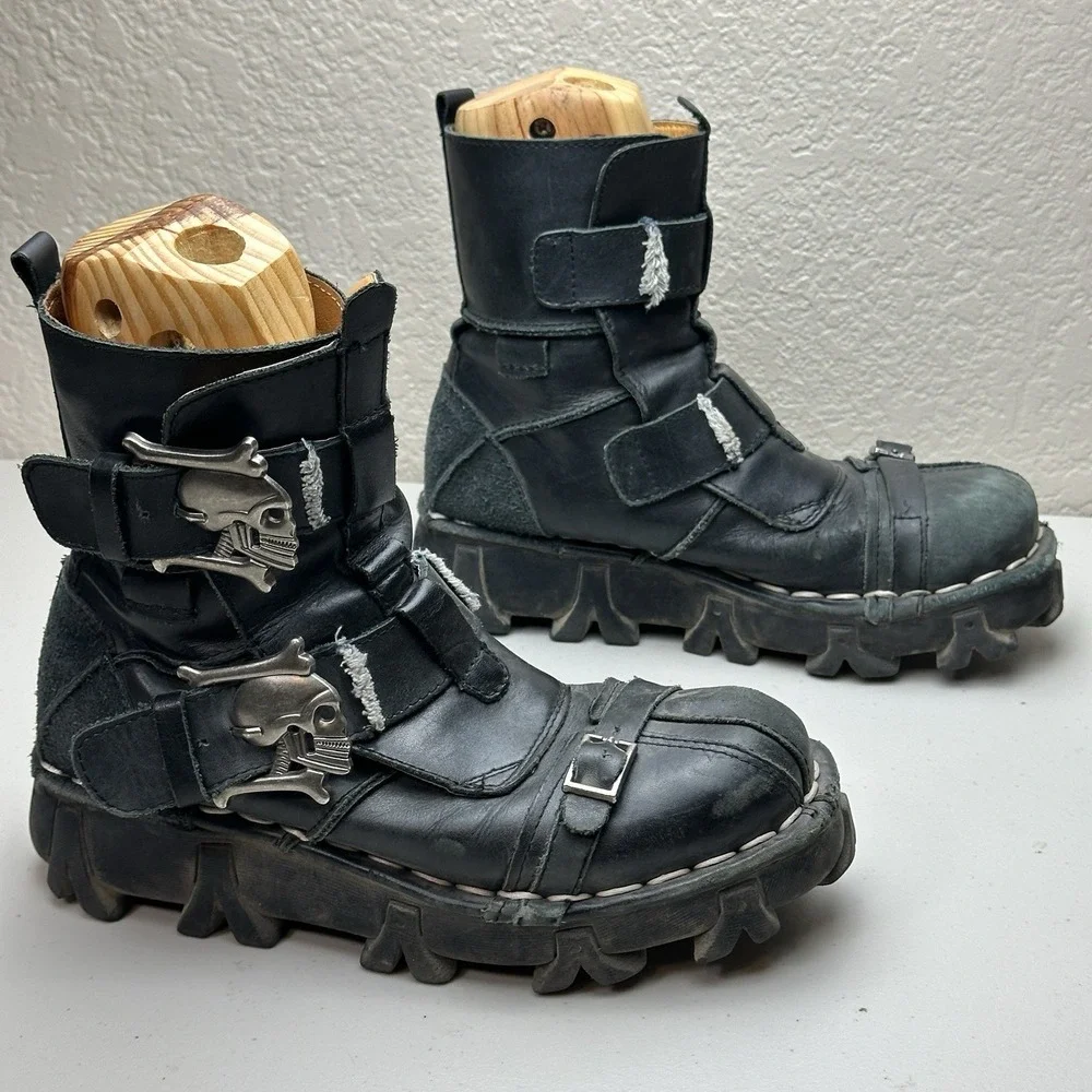Used  Black Leather Skull & Bones‎ Goth Biker Boots 1809-255 Size 7.5/Men's 9/WM